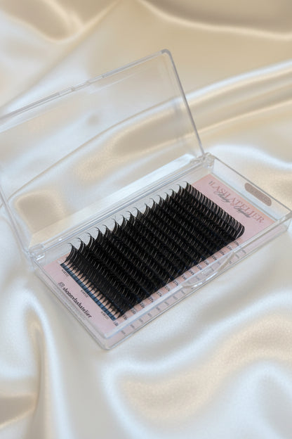 Cashmere Pixie Spikes - Mixed OG Anime Lash (Incorrect label)
